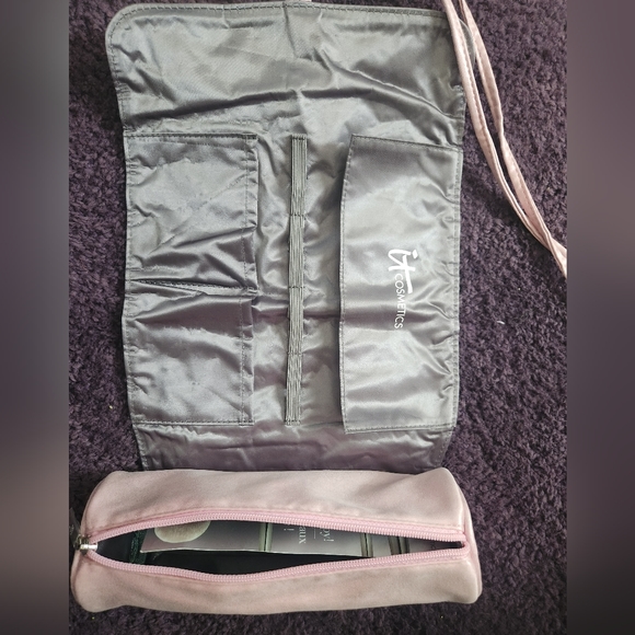 It Cosmetics Pink Glitter Bag - Picture 6 of 6